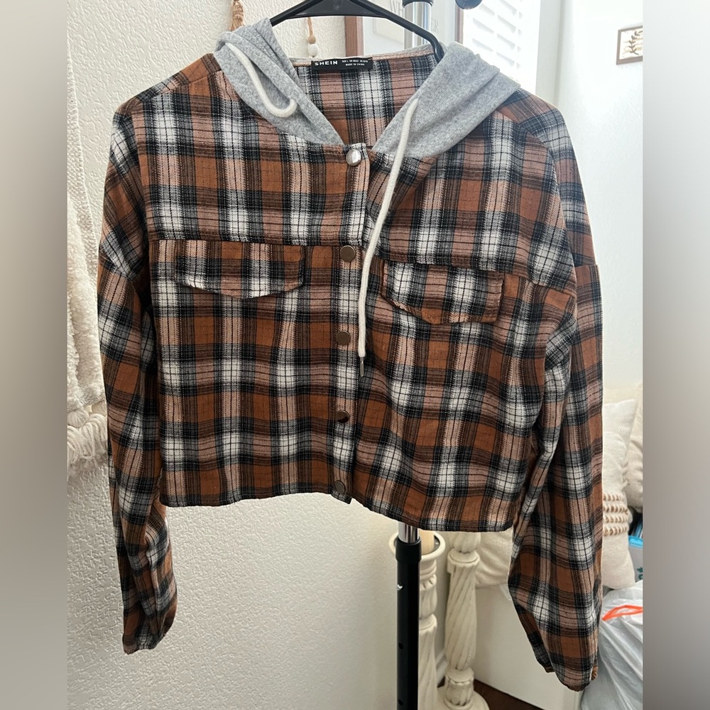 Button up, cropped long sleeve hoodie